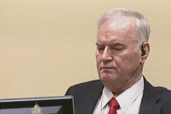 RATKO MLADIĆ TEŠKO BOLESTAN, JEDVA DA USTAJE IZ KREVET! Teror sudija iz Haga se NASTAVLJA