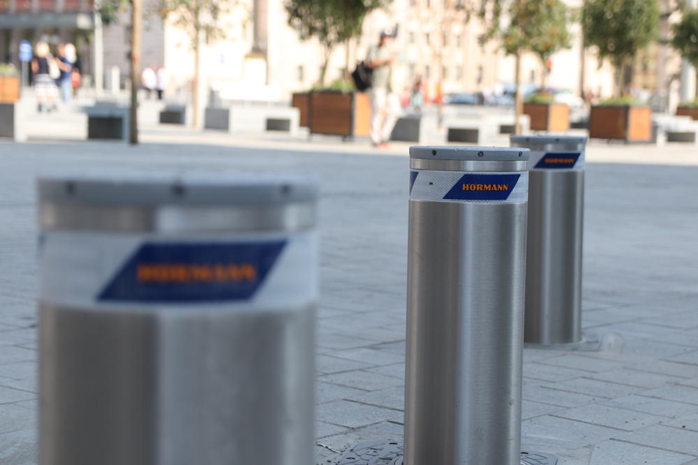 VESIĆ: Nemački sistem potapajućih STUBIĆA od danas u centru Beograda! ČAK NA 7 LOKACIJA