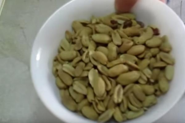 CEO ŽIVOT GA JEDETE, A NISTE IMALI POJMA ŠTA RADI U VAŠEM ORGANIZMU! Ovo je ISTINA o kikirikiju!