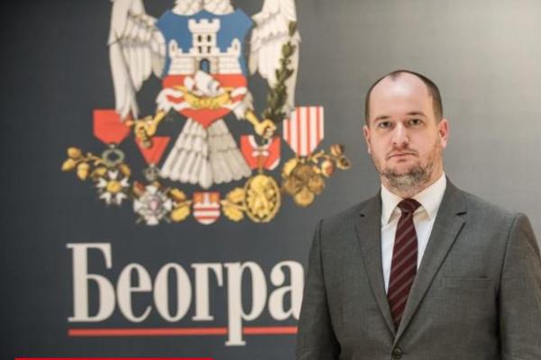 OVO JE NEMANJA JOKSIMOVIĆ, ODBORNIK SNS KOGA JE BASTAĆ NAPAO NA TRGU REPUBLIKE: Sve je počelo posle JEDNE REČENICE