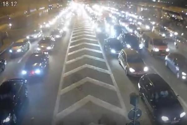 POSEBNO UPOZORENJE ZA ONE KOJI SU KRENULI NA PUT: Na ovim graničnim prelazima čeka se više od 2 sata!