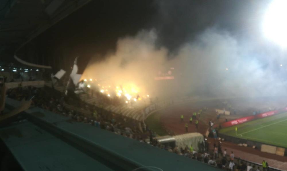 Bakljada frakcije navijača Partizana