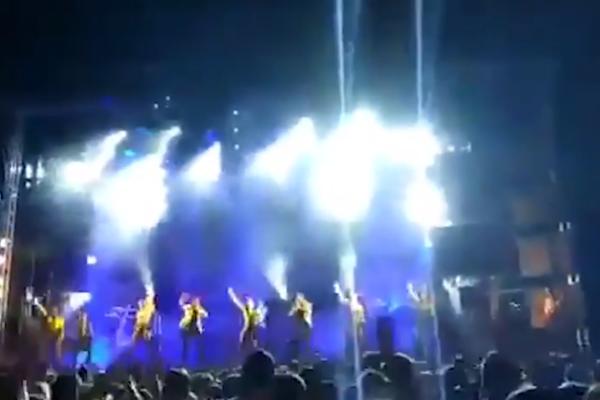 PEVAČICA JOANA SAINZ POGINULA NA KONCERTU! Katastrrofa, eksplodirala pirotehnika! (VIDEO)