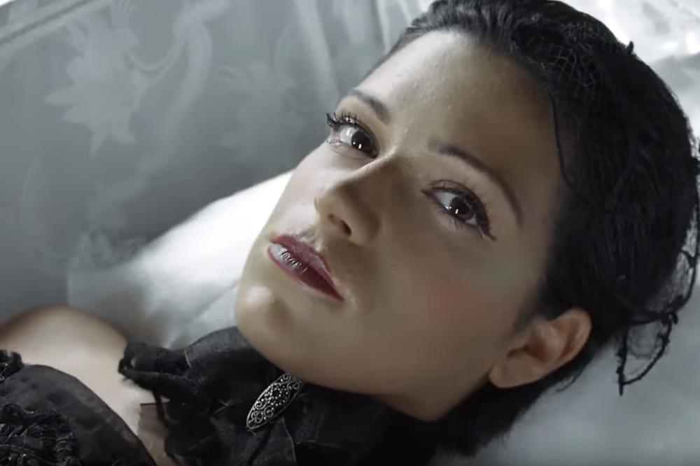 ZVALI SU JE "SRPSKA LEJDI GAGA", IMALA JE POSLUGU I OGROMAN NOVAC: Onda je USLEDIO PAKAO kada je ON BANKROTIRAO!