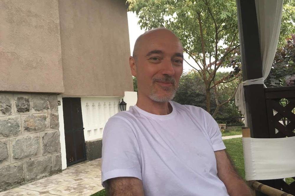 ESTRADA SE OPRAŠTA OD LEGENDE! Preminuo SRPSKI MUZIČAR koji je odsvirao NAJLEPŠE BALADE!