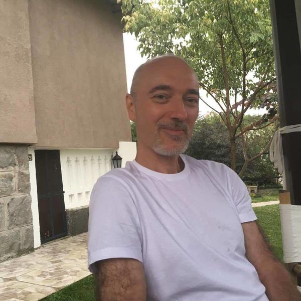 ESTRADA SE OPRAŠTA OD LEGENDE! Preminuo SRPSKI MUZIČAR koji je odsvirao NAJLEPŠE BALADE!