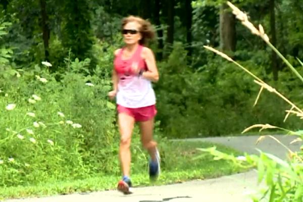 POSTAVILA REKORD U 71. GODINI: Mnogi muškarci nisu uspeli, a OVO JE NJENA TAJNA!