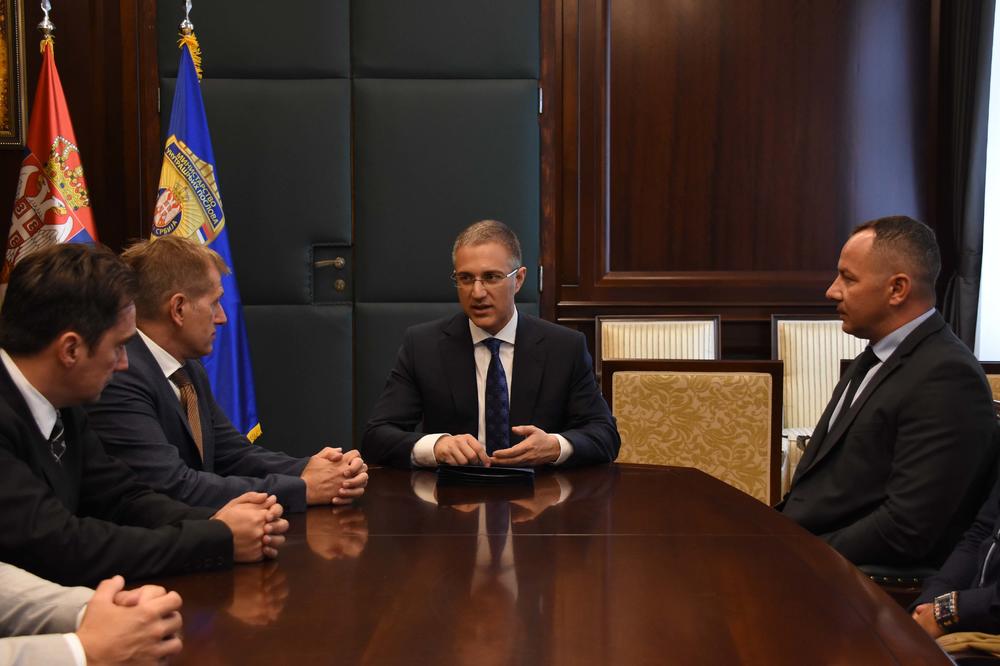 OVI LJUDI PORED STEFANOVIĆA SU PRAVI SRPSKI HEROJI: Njihov PODVIG zadivio je ceo svet!