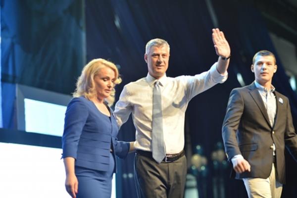 ON JE NJU VARAO S VLJOROM, ONA NJEGA S VESELJIJEM: MRAČNE tajne BRAKA Hašima i Lumnije TAČI!