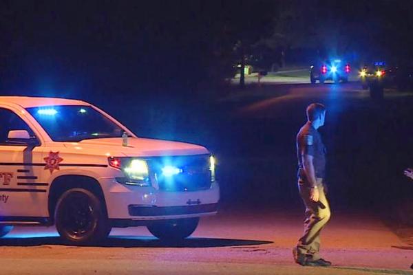 DEČAK (14) POBIO CELU PORODICU PA POZVAO POLICIJU: Ne može da se SETI gde je bacio PIŠTOLJ!