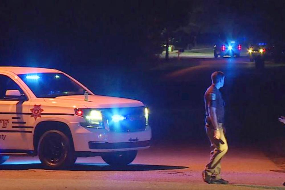 DEČAK (14) POBIO CELU PORODICU PA POZVAO POLICIJU: Ne može da se SETI gde je bacio PIŠTOLJ!