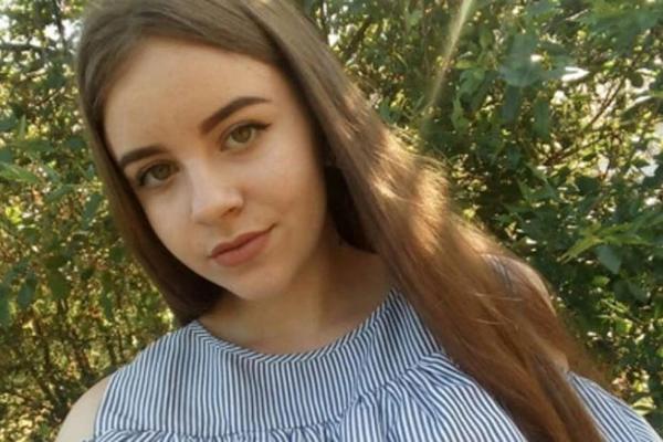 NAJBOLJA DRUGARICA JE UPUCALA U LICE USRED SELFIJA! Ono što je usledilo slediće vas na mestu! (FOTO)