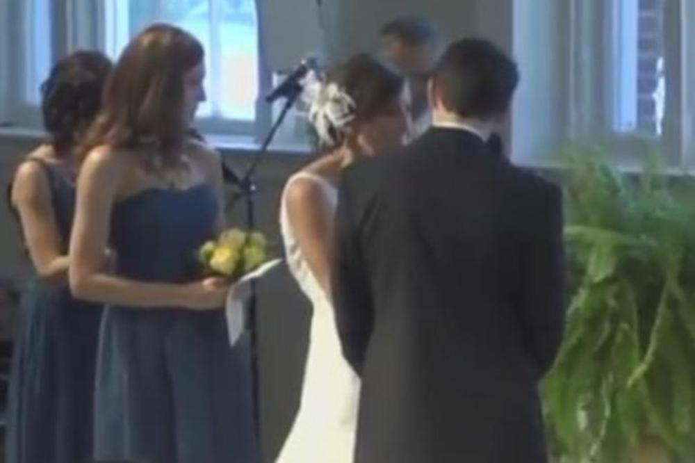 ISPALA NA SOPSTVENOJ SVADBI: Šapnula je mladoženji šta je radila u toaletu, a mirkrofon je bio UKLJUČEN! (VIDEO)