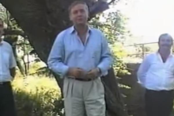 ŽENA SRPSKOG PEVAČA PRONAĐENA OBEŠENA U PARKU: Ostavila je OPROŠTAJNO PISMO!