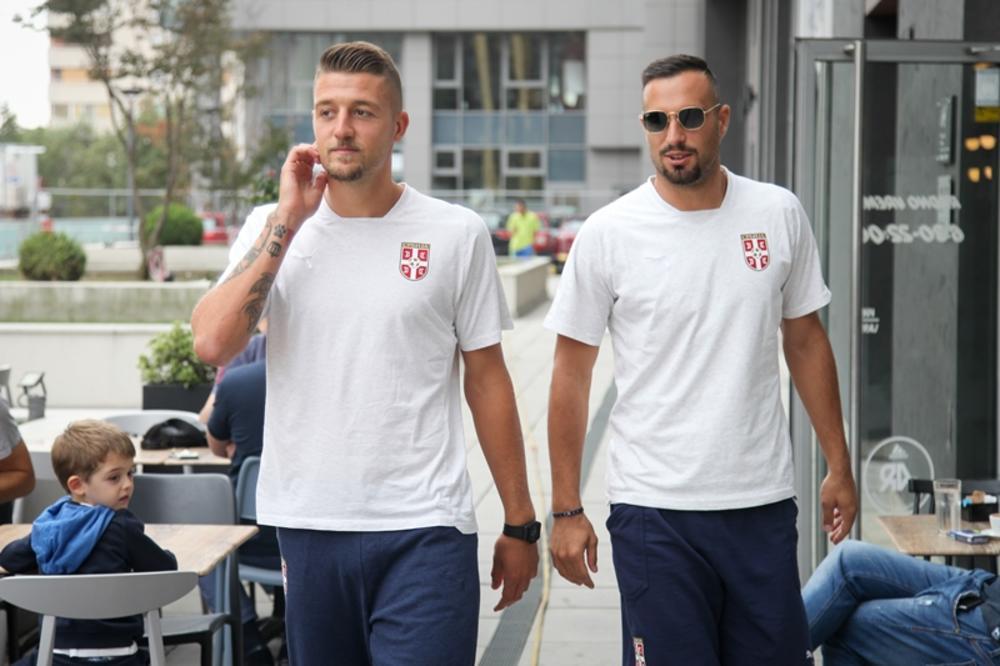 NA STOLU DVE PONUDE IZ PREMIJER LIGE: Pa, sam izaberi gde ćeš?