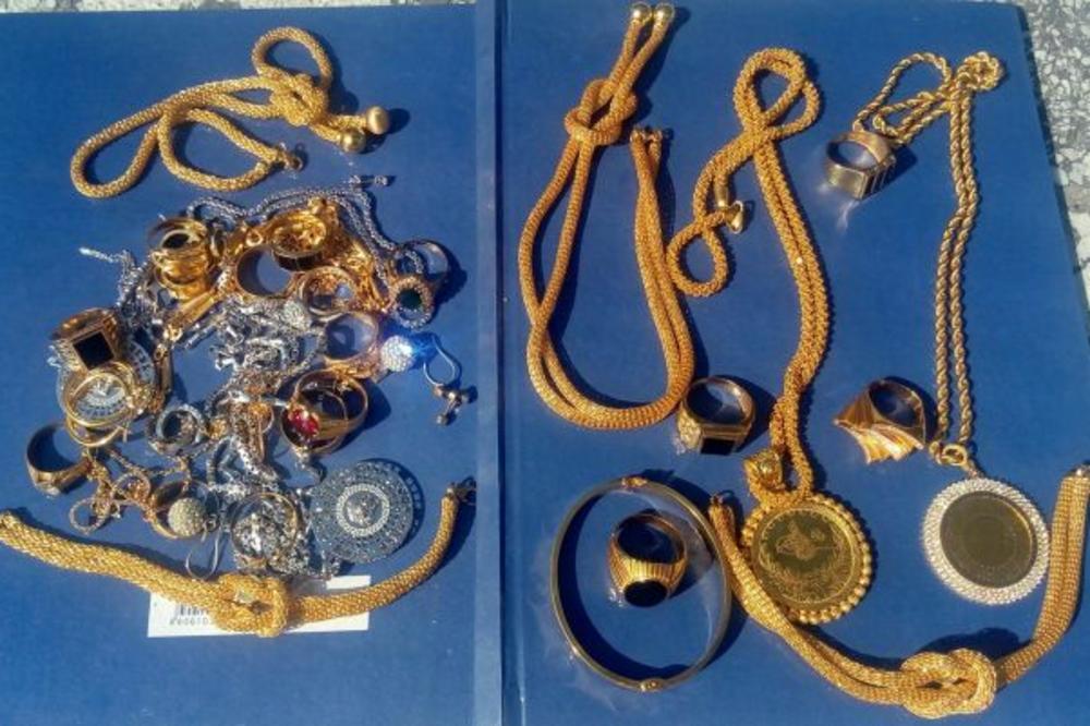 ŽENA IZ MERCEDESA NA GRANICI JE REKLA DA NEMA ŠTA DA PRIJAVI! Onda su joj našli ono vredno je 15.500 EVRA (FOTO)