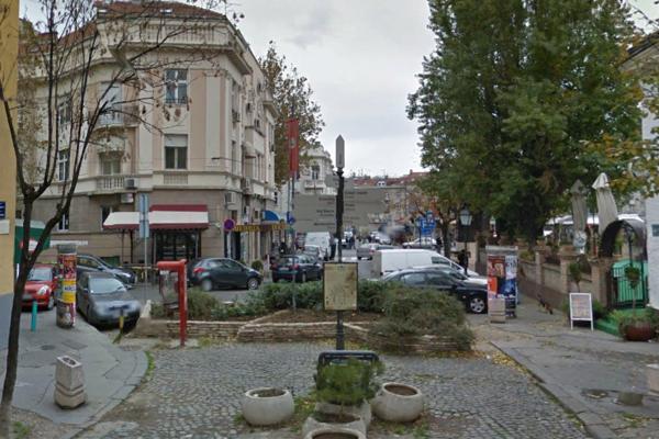 KAFANE NA ŠLJUNKU, TURISTI NE VERUJU ŠTA VIDE! Skadarlija rekonstruisana, a sad PONOVO PROPADA (VIDEO)