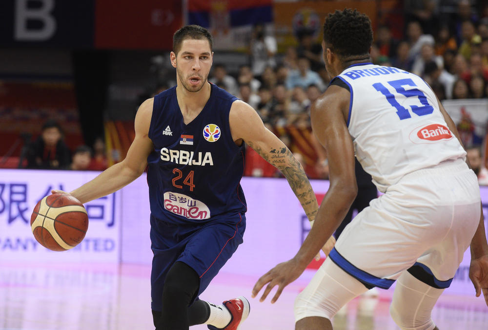 Stefan Jović je pokazao da kada je potrebno nije mu problem da šutne i pogodi trojku