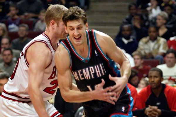 POKUŠALI DA SE IŽIVLJAVAJU NA HRVATU U NBA: Šakil me gušio u svlačionici! Jednom su hteli da me ubace u bure!