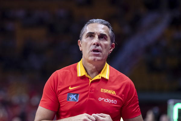 NIJE VEROVAO ŠTA VIDI: Selektor Španije totalno odlepio zbog Srbina!