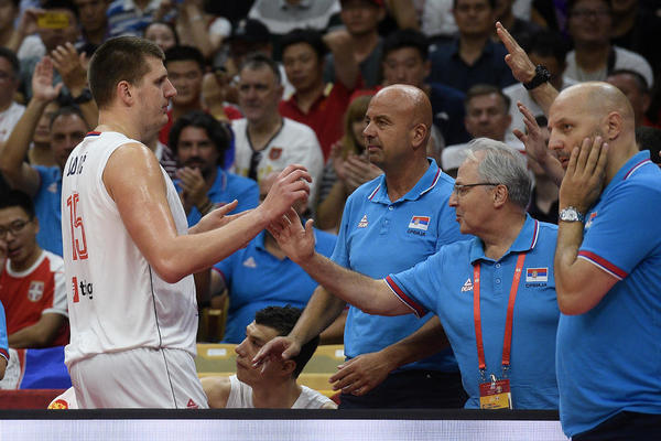 DVOSTRUKI ŠAMPION NBA LIGE ZBOG ORLOVA PISAO NA SRPSKOM: Oni protivnicima serviraju poraze kao pljeskavicu!