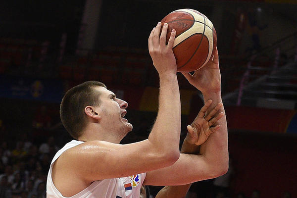 JOKIĆU, ZAŠTO BAŠ OVAKO? Posle poraza od Argentine protrčao pored novinara, nije hteo ni da ih pogleda!