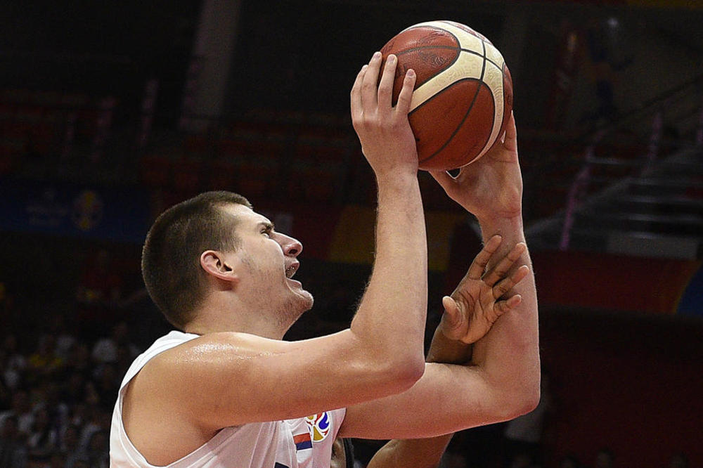 JOKIĆU, ZAŠTO BAŠ OVAKO? Posle poraza od Argentine protrčao pored novinara, nije hteo ni da ih pogleda!