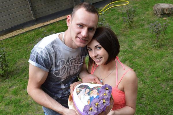 NIKO NE ZNA ŠTA SE DESILO: Bračni par je izgledao PRESREĆNO na Fejsbuku, a onda su u njihovoj kući zatekli HOROR