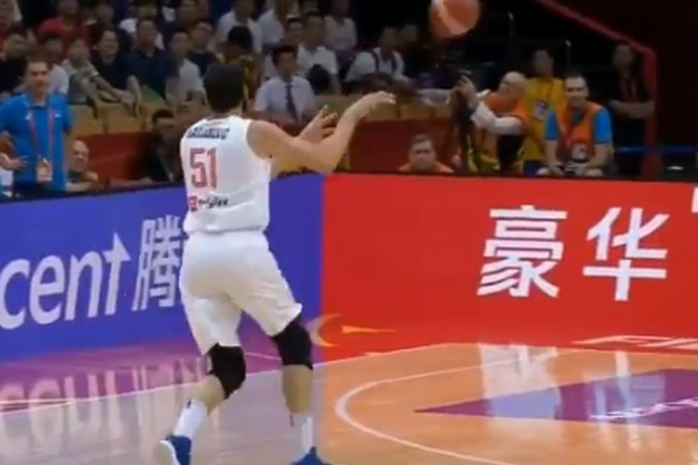 BOBI KAO TEO, BEZ GLEDANJA! A FIBA JE ODLEPILA ZA NJEGOVOM ASISTENCIJOM: Nije plejmejker, on je PLEJ BOG!