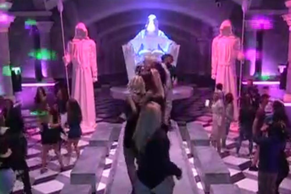 PRVA TUČA U ZADRUZI 3: Takmičarke se POTUKLE u Bekstejdžu zbog DEČKA!