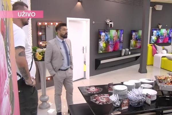 ZAMISLITE OVAKAV SVET, A ZAMALO DA BUDE TAČNO: Ognjen poznati ISTORIČAR, Rada vodi knjige,Haris vas zastupa na SUDU