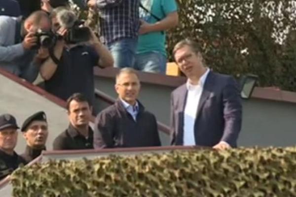 STRAHOVITO, TU NIŠTA NE MOŽE DA PREŽIVI! Vučić posmatra NAJBOLJE LJUDE KOJE SRBIJA IMA!