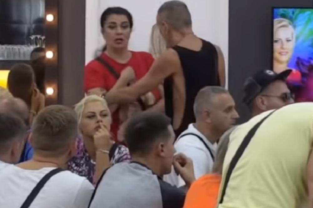 DISKVALIFIKACIJA ZA SAŠKU KARAN? Napala Gagija Đoganija, počela da ga ČUPA, obezbeđenje ULETELO