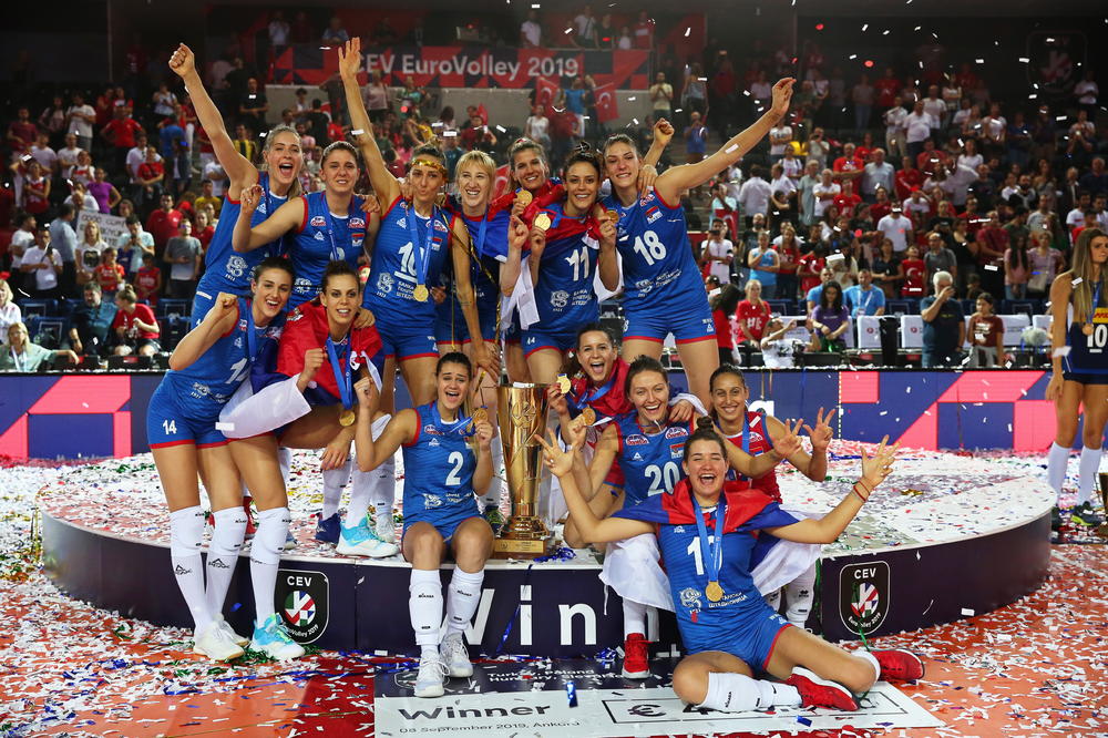 SRBIJA JE OPET ŠAMPION EVROPE: Ni 14.000 Turaka ne može ništa najjačem timu sveta! Srpkinje odbranile titulu!