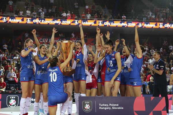 VLADA SRBIJE ODREŠILA KESU: Evo koliko će para dobiti odbojkašice i basketaši za zlata na Evropskim prvenstvima!