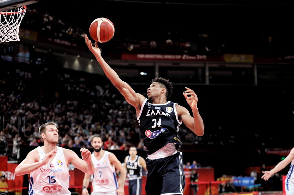 NBA MVP I GRČKA ISPALI SA MUNDOBASKETA: Bili su nadomak pobede koja im donosi 1/4 finale, ali su se Česi spasili!