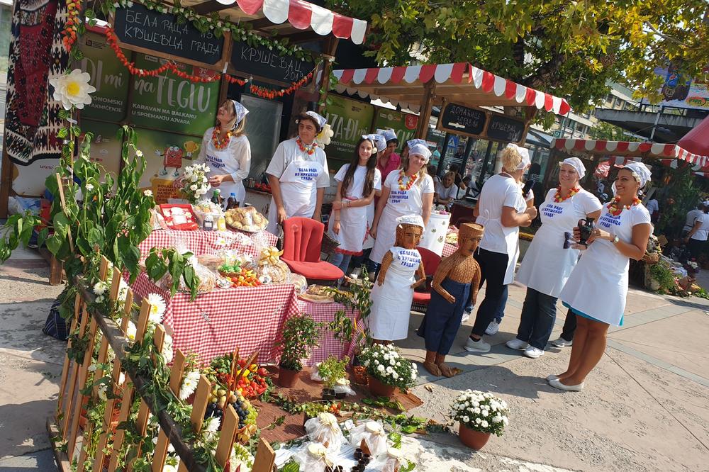 KARAVAN IZAĐI MI NA TEGLU U KRUŠEVCU: Čarapani još jednom najbolji u teglanju