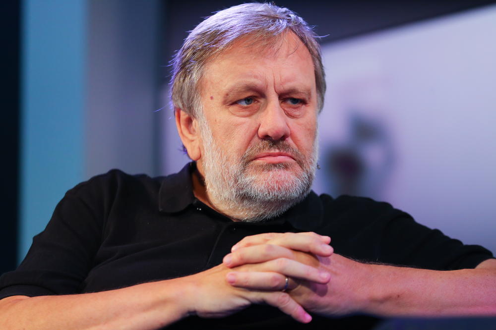 ZABORAVILI SMO ŠTA JE SRAMOTA, ZATO NAM SLEDI PROPAST! Čuveni filozof ŽIŽEK predviđa mračnu budućnost čovečanstva