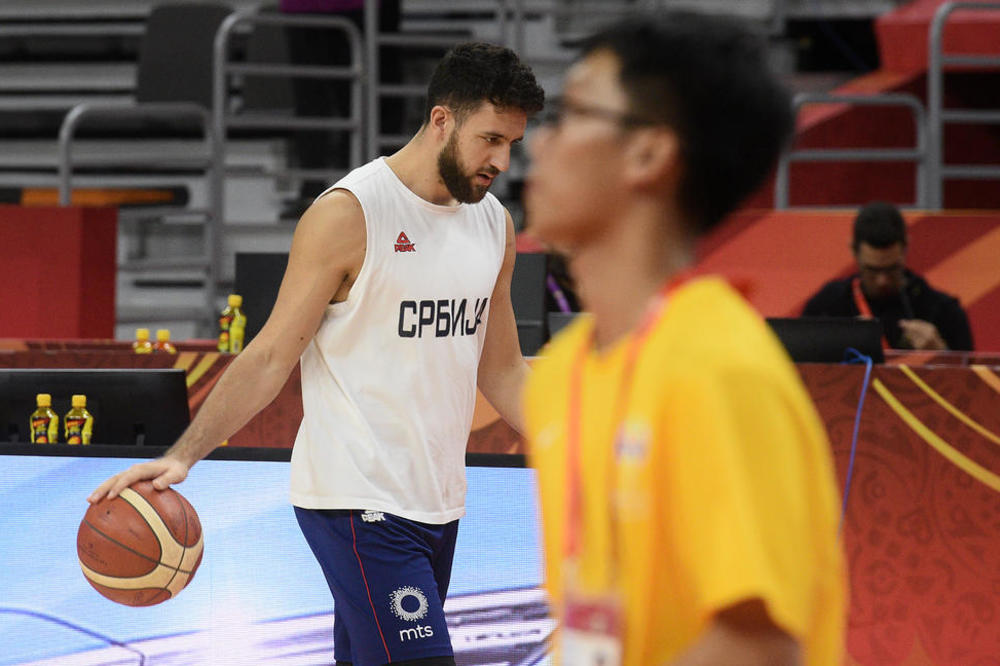 SESTRA VASE MICIĆA SE OGLASILA POSLE PORAZA SRBIJE: Zbog poruke koju je poslala bratu i kamen bi pustio suzu!