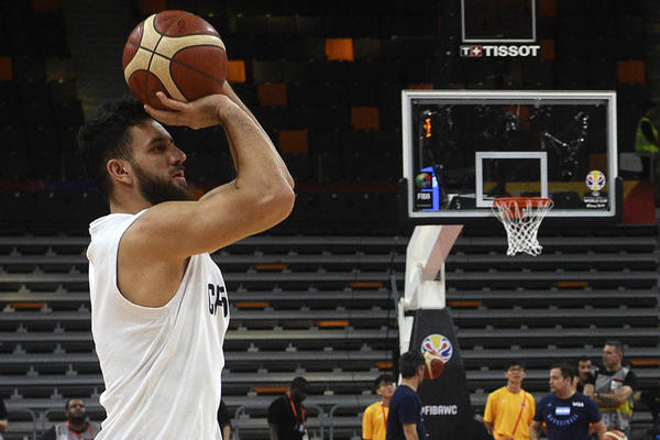 MICIĆ SE NA OVAJ NAČIN OPROSTIO OD MAJKE: Junak Srbije ima poseban detalj na dresu u meču sa Argentinom!