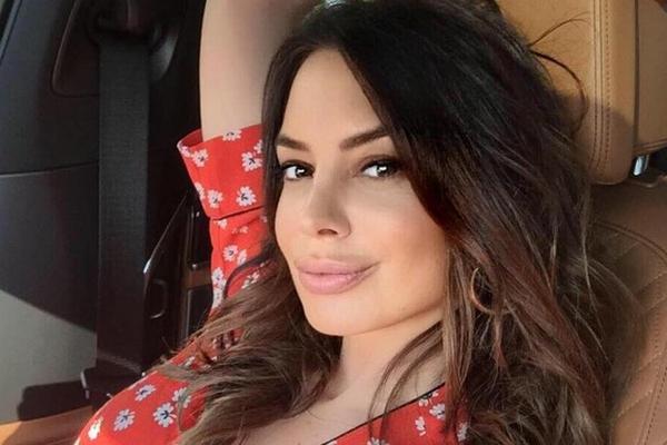 NAJLEPŠA VODITELJKA U DRUGOM STANJU: Iva već zna i POL deteta!