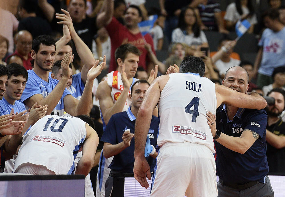 Košarkaška reprezentacija Argentine, Luis Skola