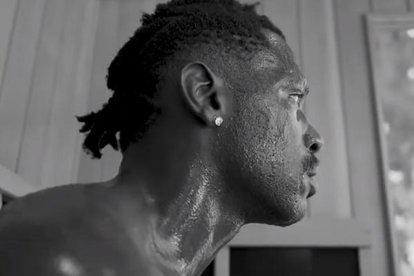 SKANDAL U SAD: Ol star igrač najjače lige optužen za silovanje trenera!