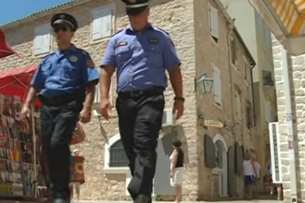 Uhapšen Beograđanin koji je divljao po Budvi