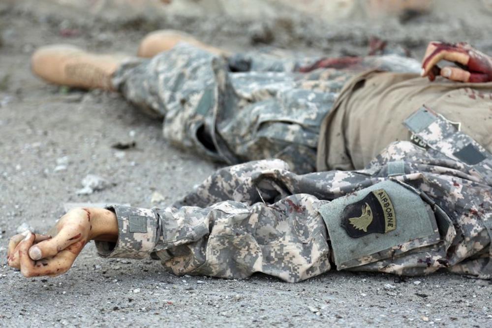 Ležite na zemlji i umirete u mukama dok vas neprijatelj, ako ima milosti, ne dokrajči