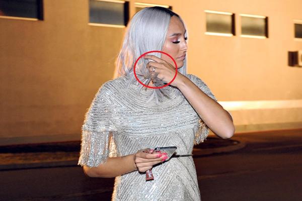 MARKO MILJKOVIĆ VERIO LUNU ĐOGANI! Samo pogledajte koliki PRSTEN joj sija sa ruke, a ona ga KRIJE!