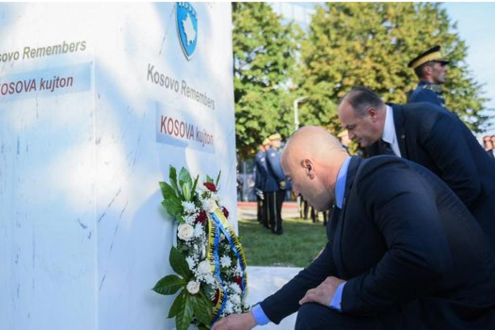 KOSOVO PAMTI 11. SEPTEMBAR! Haradinaj položio cveće na novom spomeniku u PRIŠTINI, a onda se OGLASIO!
