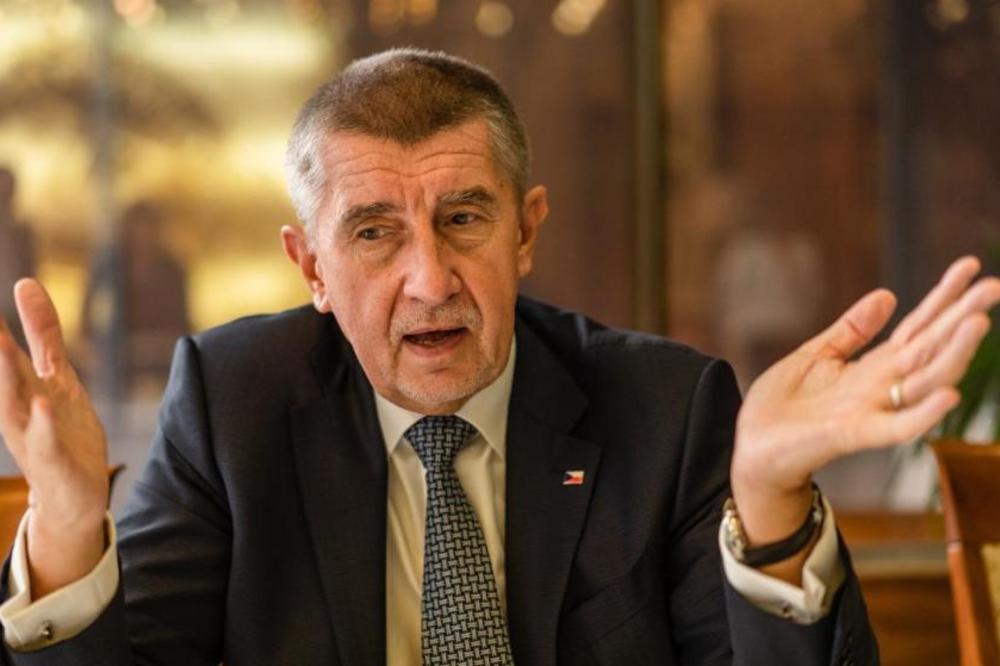 OVI LJUDI NEMAJU GRANICE: Antivakcinaši JAJIMA gađali češkog premijera!