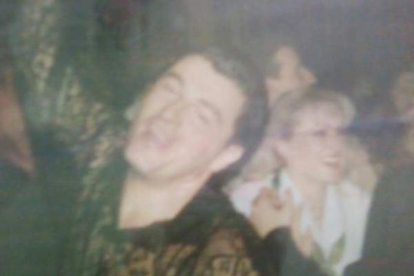 ŽESTOKOM MOMKU SU PUCALI U POTILJAK: Prelepa plavuša mu tek RODILA DETE, a ZBOG NJEGOVE SMRTI SE...