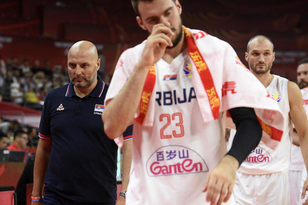 SKLONITE GA, NE ŽELIM DA GA VIDIM NA TERENU: Navijači Memfisa teraju Marka Gudurića iz kluba!